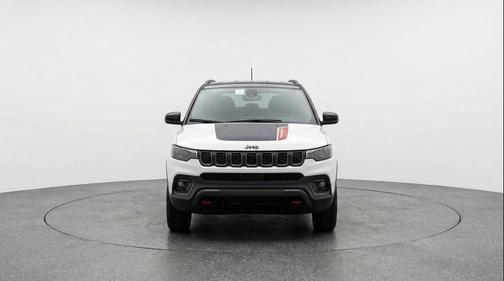 Bright White Clearcoat 2025 Jeep Compass Trailhawk