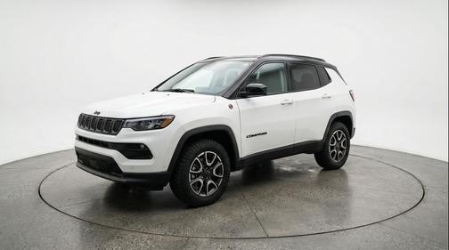 Bright White Clearcoat 2025 Jeep Compass Trailhawk