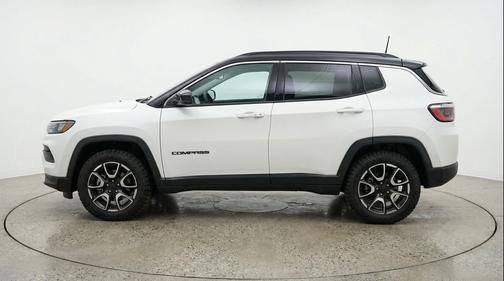 Bright White Clearcoat 2025 Jeep Compass Trailhawk