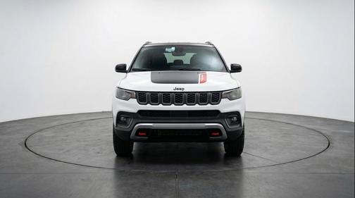 Bright White Clearcoat 2025 Jeep Compass Trailhawk