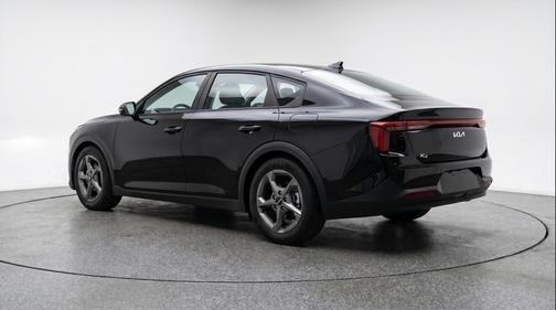 Aurora Black Pearl 2025 Kia K4 LXS