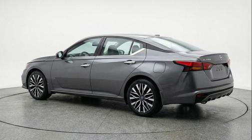 Gun Metallic 2025 Nissan Altima SV FWD