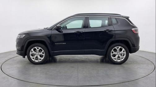 Diamond Black Crystal Pearlcoat 2025 Jeep Compass Latitude