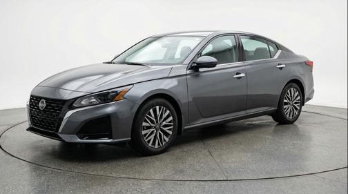 Gun Metallic 2025 Nissan Altima SV FWD
