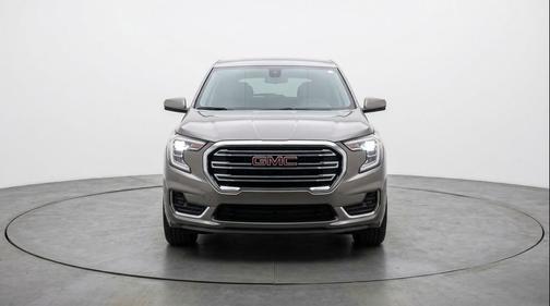 Sterling Metallic 2024 GMC Terrain SLT