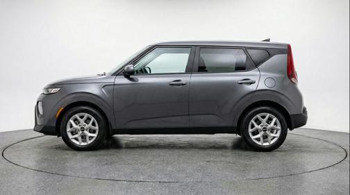 Gravity Gray 2025 Kia Soul LX