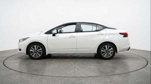 Aspen White Tricoat 2025 Nissan Versa 1.6 SV