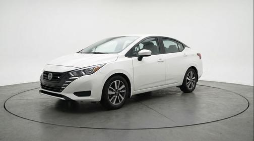 Aspen White Tricoat 2025 Nissan Versa 1.6 SV