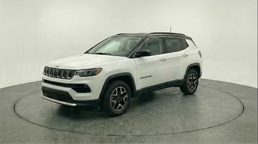Bright White Clearcoat 2025 Jeep Compass Trailhawk