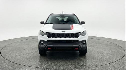 Bright White Clearcoat 2025 Jeep Compass Trailhawk