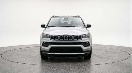 Silver Zynith Metallic Clearcoat 2025 Jeep Compass Limited