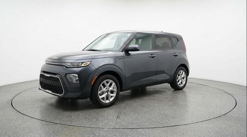 Gravity Gray 2025 Kia Soul LX