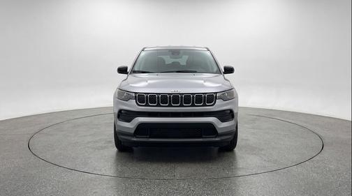 Silver Zynith Metallic Clearcoat 2025 Jeep Compass Latitude