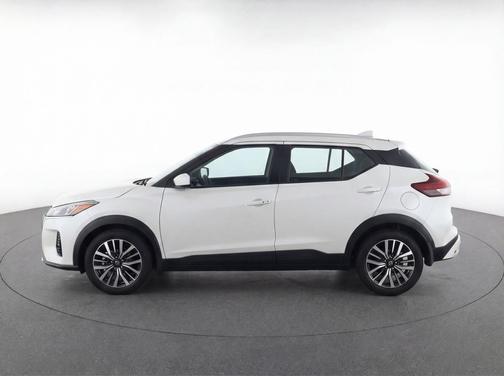Aspen White Tricoat 2024 Nissan Kicks SV