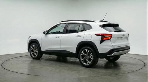 Summit White 2025 Chevrolet Trax LT