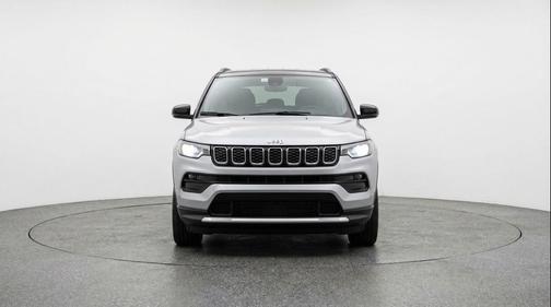 Silver Zynith Metallic Clearcoat 2025 Jeep Compass Limited