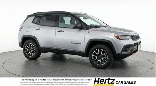 Silver Zynith Metallic Clearcoat 2025 Jeep Compass Trailhawk