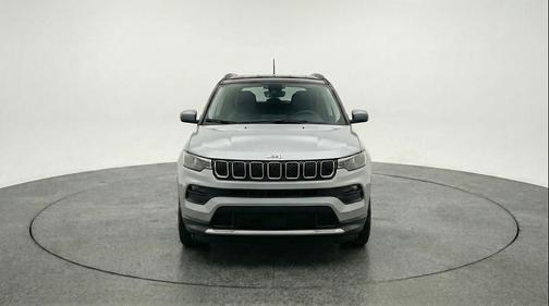Silver Zynith Metallic Clearcoat 2025 Jeep Compass Limited