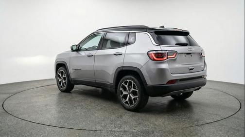 Silver Zynith Metallic Clearcoat 2025 Jeep Compass Limited