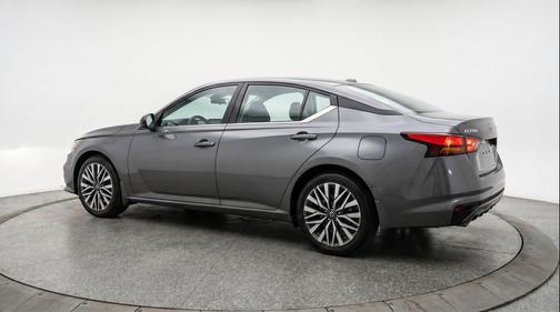 Gun Metallic 2025 Nissan Altima SV FWD