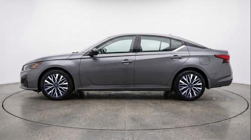 Gun Metallic 2025 Nissan Altima SV FWD