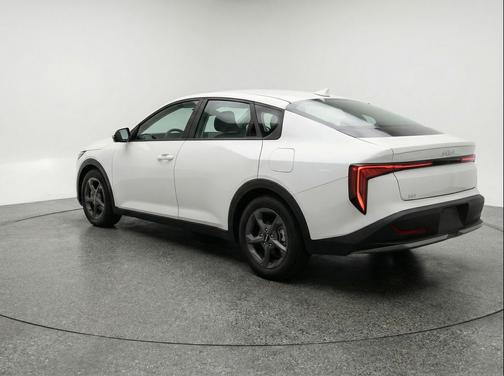 Snow White Pearl 2025 Kia K4 LXS