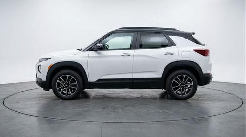 Summit White 2025 Chevrolet Trailblazer LT