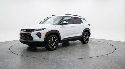 Summit White 2025 Chevrolet Trailblazer LT