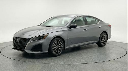 Gun Metallic 2025 Nissan Altima SV FWD