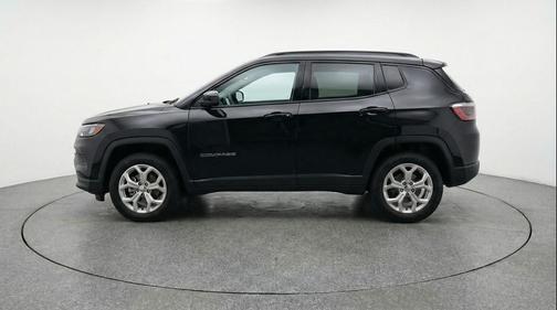 Diamond Black Crystal Pearlcoat 2025 Jeep Compass Latitude