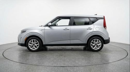 Steel Gray 2025 Kia Soul LX