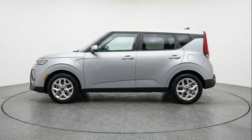 Steel Gray 2025 Kia Soul LX