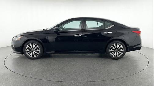 Super Black 2025 Nissan Altima SV FWD