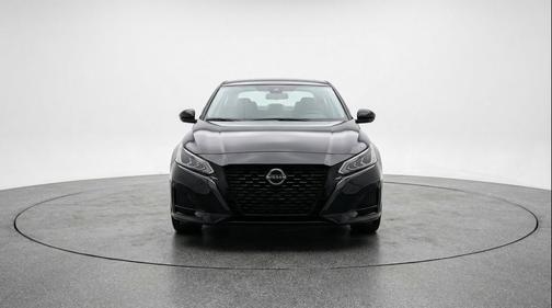 Super Black 2025 Nissan Altima SV FWD
