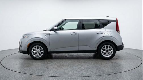 Steel Gray 2025 Kia Soul LX