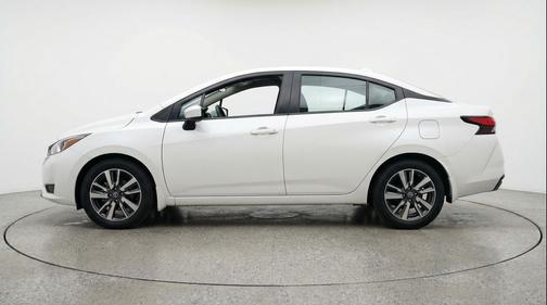 Aspen White Tricoat 2025 Nissan Versa 1.6 SV