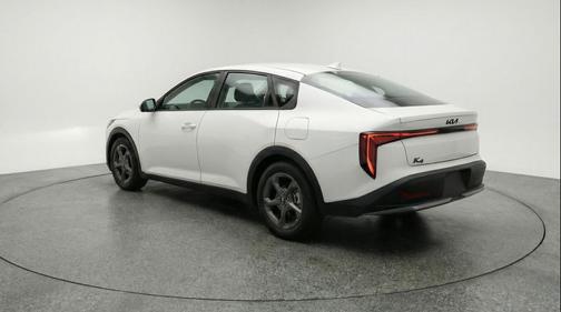 Snow White Pearl 2025 Kia K4 LXS