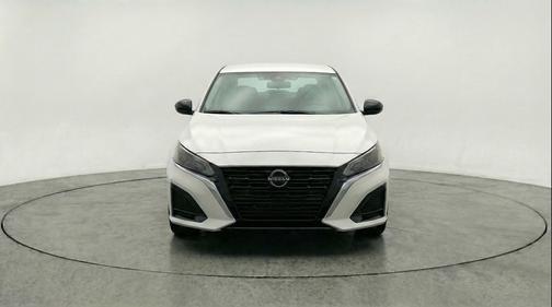 Glacier White 2025 Nissan Altima SV FWD