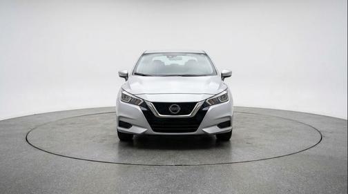 Brilliant Silver Metallic 2025 Nissan Versa 1.6 SV