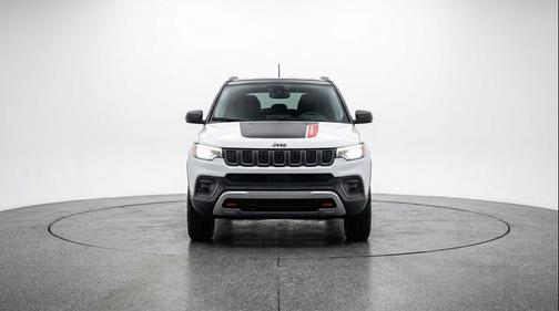 Bright White Clearcoat 2025 Jeep Compass Trailhawk