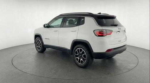Bright White Clearcoat 2025 Jeep Compass Trailhawk
