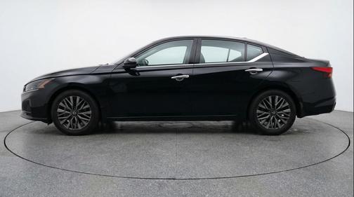 Super Black 2025 Nissan Altima SV FWD