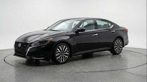 Super Black 2025 Nissan Altima SV FWD