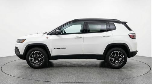 Bright White Clearcoat 2025 Jeep Compass Trailhawk