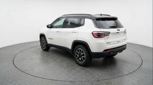 Bright White Clearcoat 2025 Jeep Compass Trailhawk