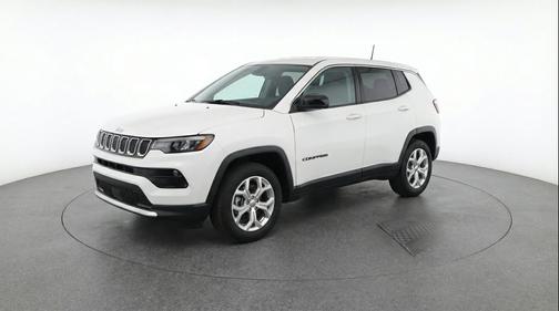 Bright White Clearcoat 2025 Jeep Compass Latitude
