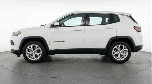 Bright White Clearcoat 2025 Jeep Compass Latitude