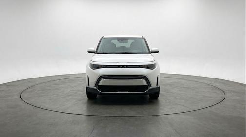 Snow White Pearl 2025 Kia Soul LX