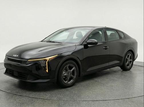 Aurora Black Pearl 2025 Kia K4 LXS