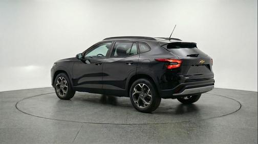 Mosaic Black Metallic 2025 Chevrolet Trax LT